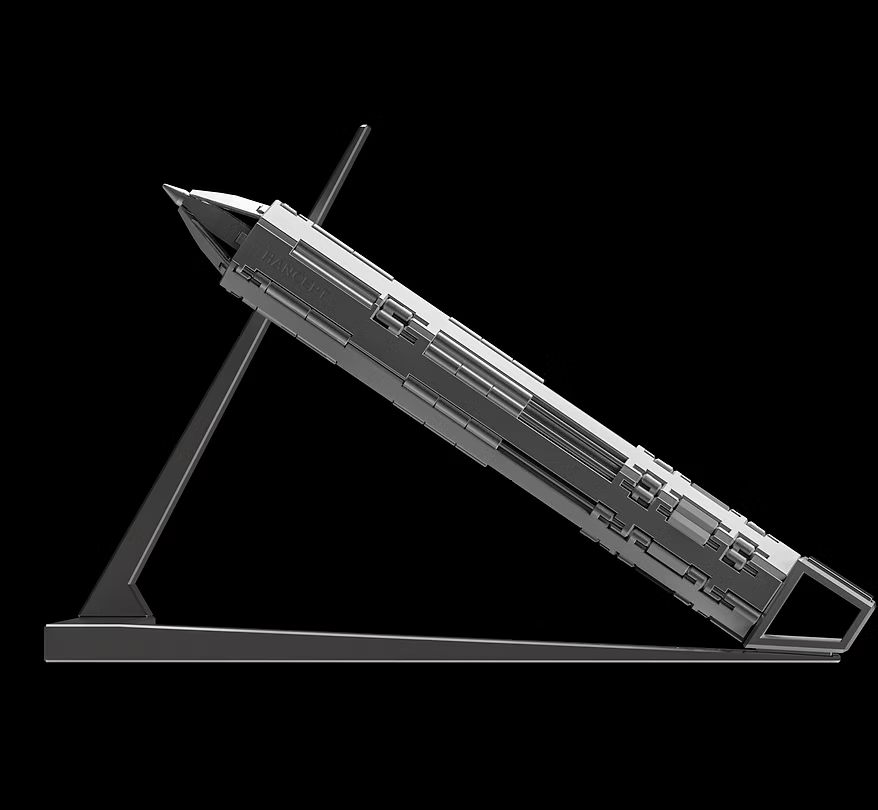 スタンドに斜めにディスプレイしたHANCEPT zero MKⅡ